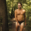 Nackte Männer im Wald