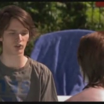 En colo / Holiday Camp  (2010)