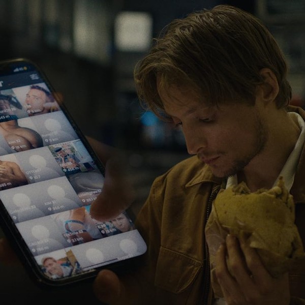 Se gennem Aske / In Ashes