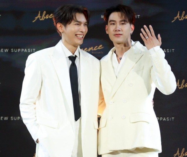 Mew Suppasit Jongcheveevat