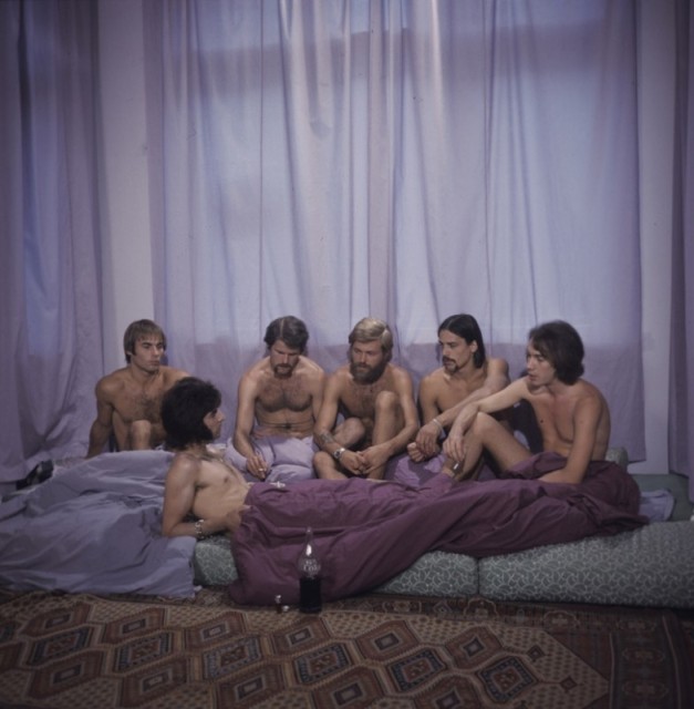 Nicht der Homosexuelle ist pervers, sondern die Situation, in der er lebt / Perverzní není homosexuál, perverzní je situace, ve které žije  ()