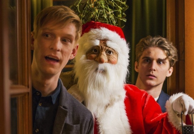 En underbar jävla jul / A Holy Mess / Kyselé Vánoce  ()