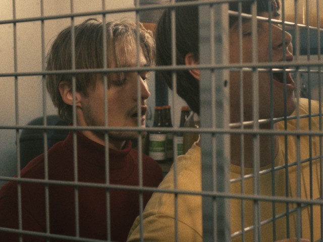 Se gennem Aske/In Ashes