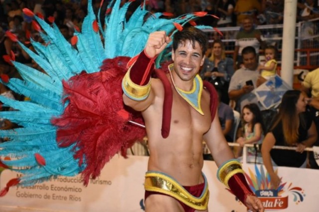 Gualeguaychú: El país del carnaval /  The Carnival  ()