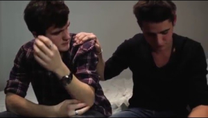 Gay short film : «Faut pas penser» - Subtitles EN Gay short film : «Faut pas penser» - Subtitles EN